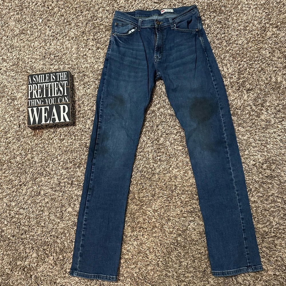 Wrangler Men’s Dark Wash Athletic Fit Jeans Size 32 x 34
1090ATWHF - WORK WEAR